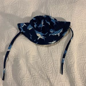 Hanna Andersson floppy toddler sun hat. So cute hardly worm! Blue with sharks.